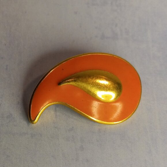 YSL Yves Saint Laurent Earring Peachy Pink Gold Paisley (Single) - Picture 1 of 7